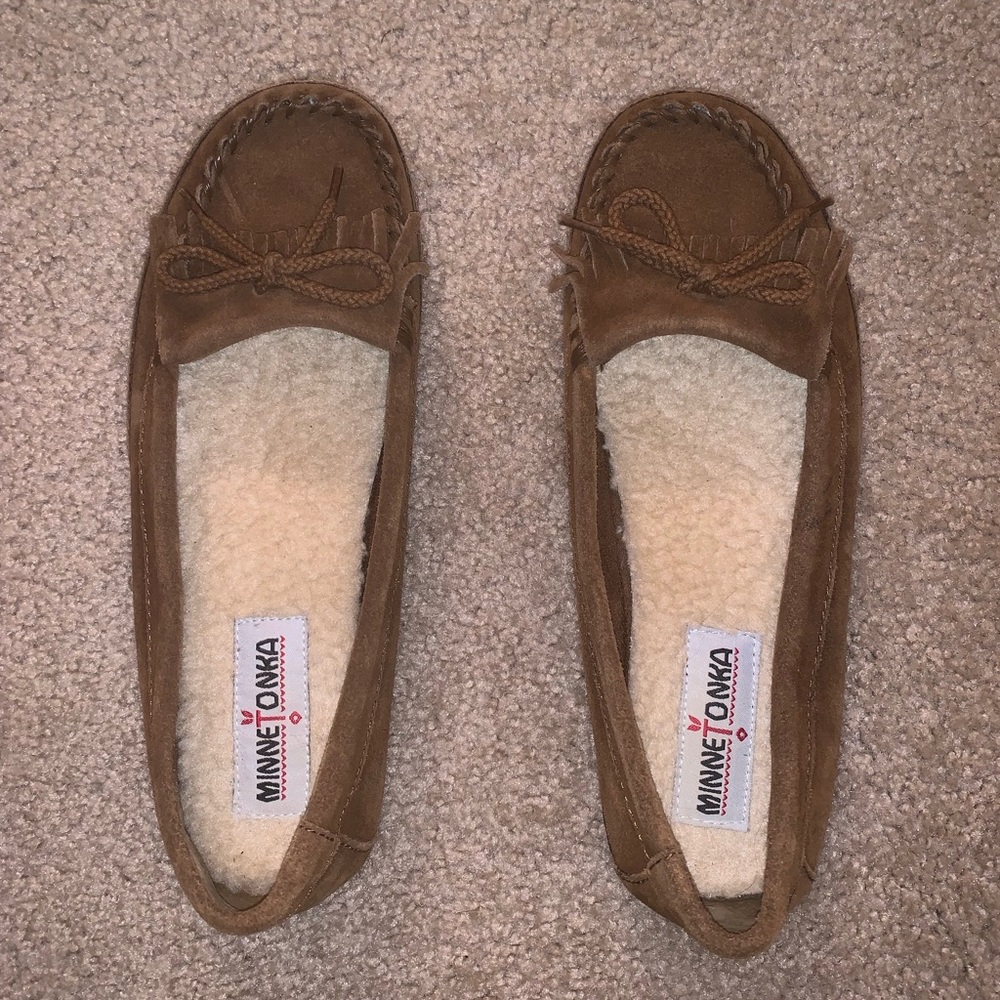 Minnetonka Moccasin Slippers Size 9